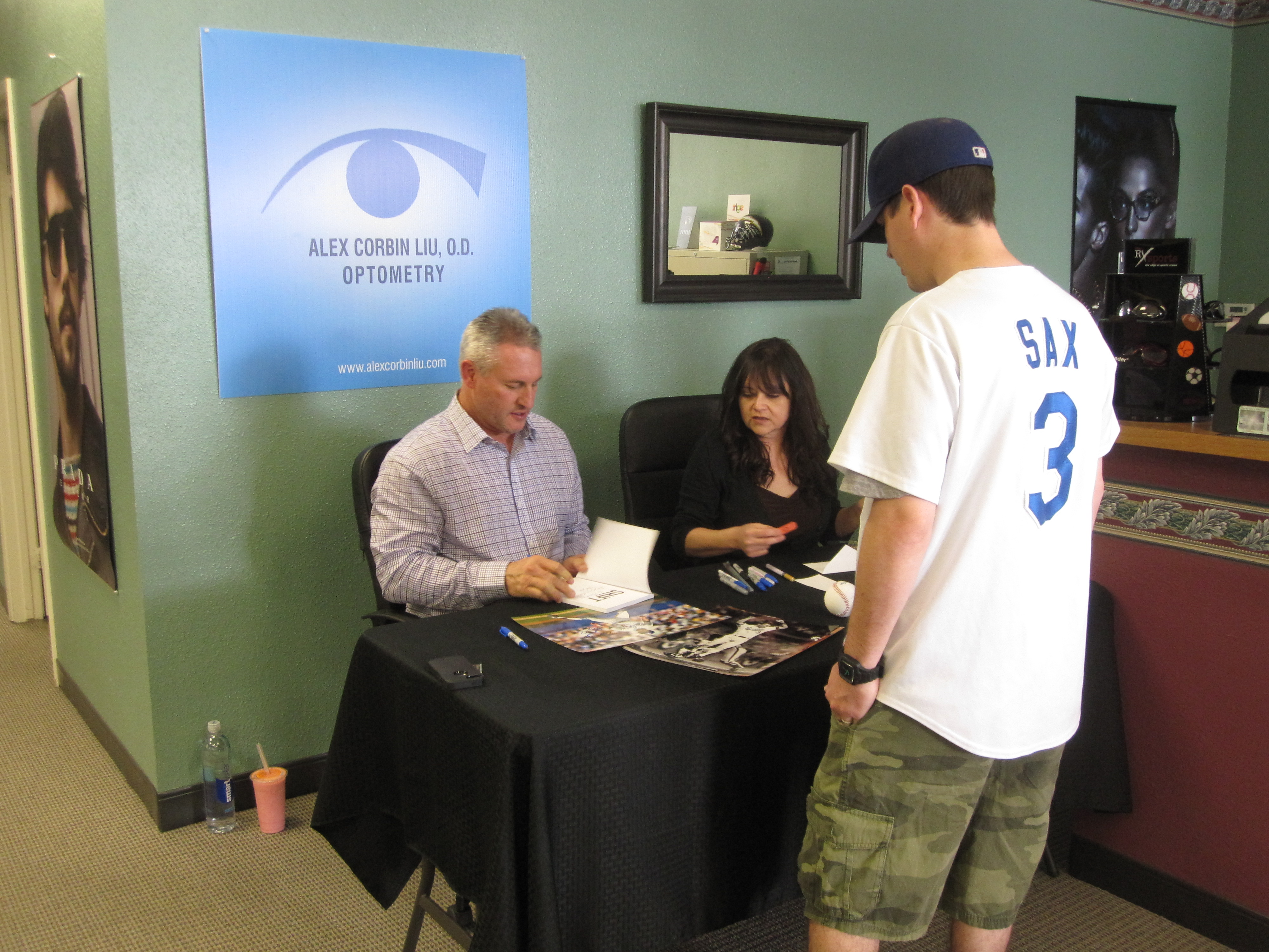 Steve Sax Autograph Signing